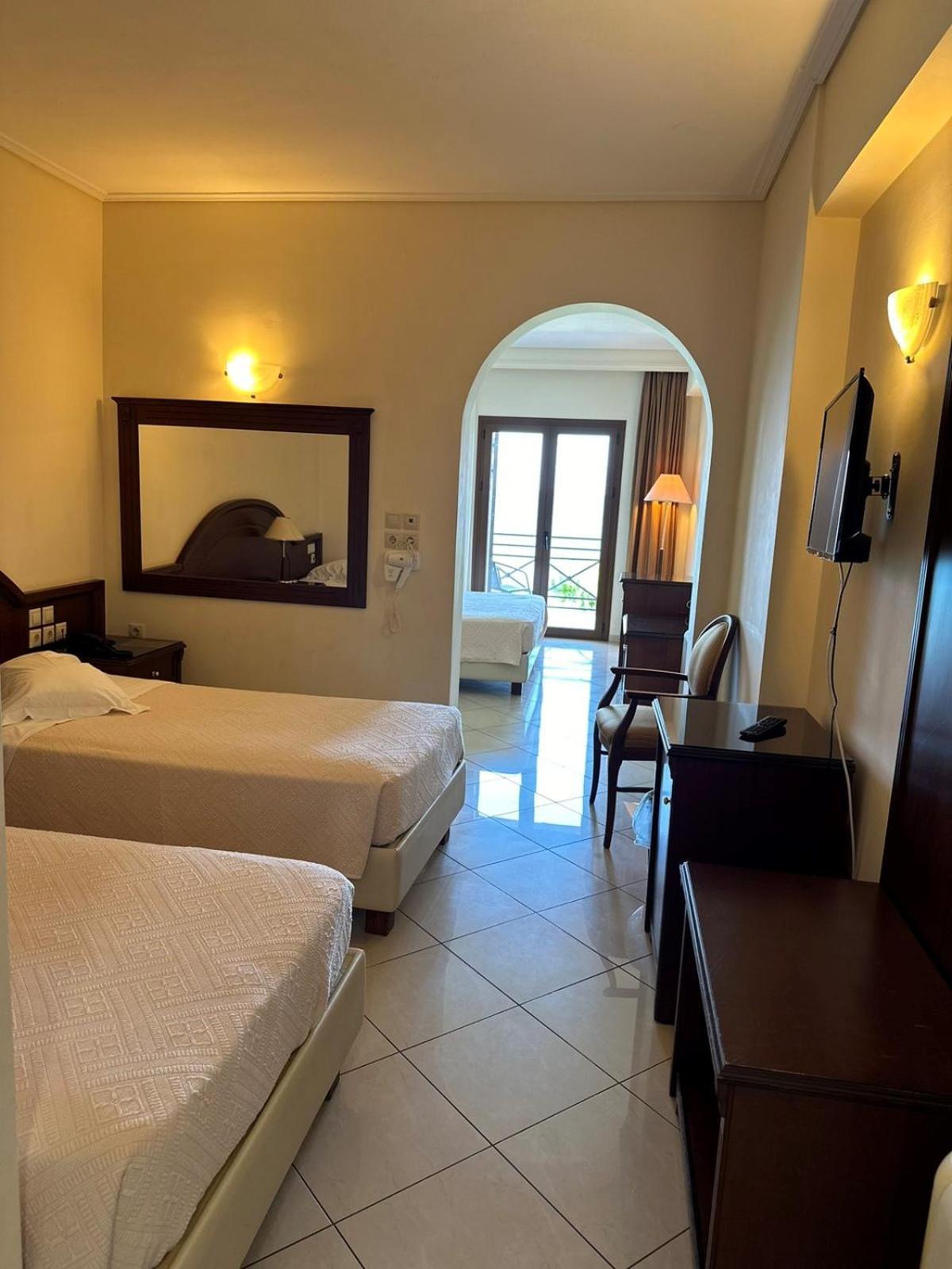 Europa Beach Hotel Galaxídhion 外观 照片