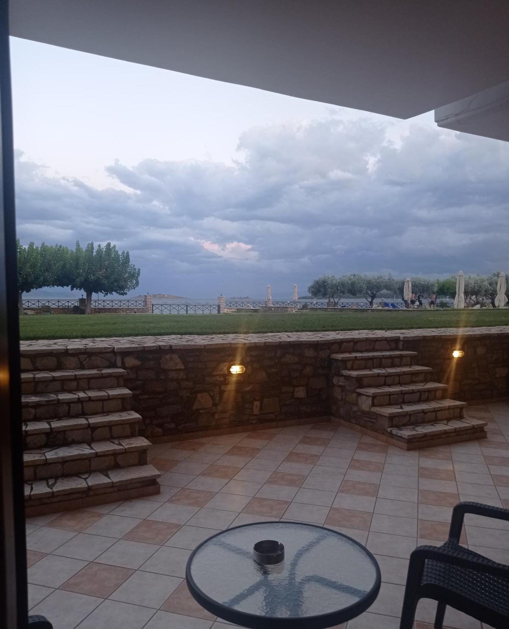 Europa Beach Hotel Galaxídhion 外观 照片