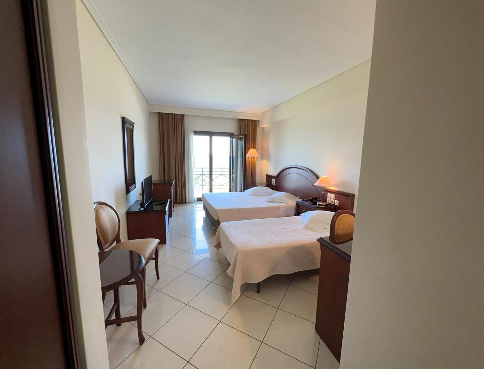 Europa Beach Hotel Galaxídhion 外观 照片